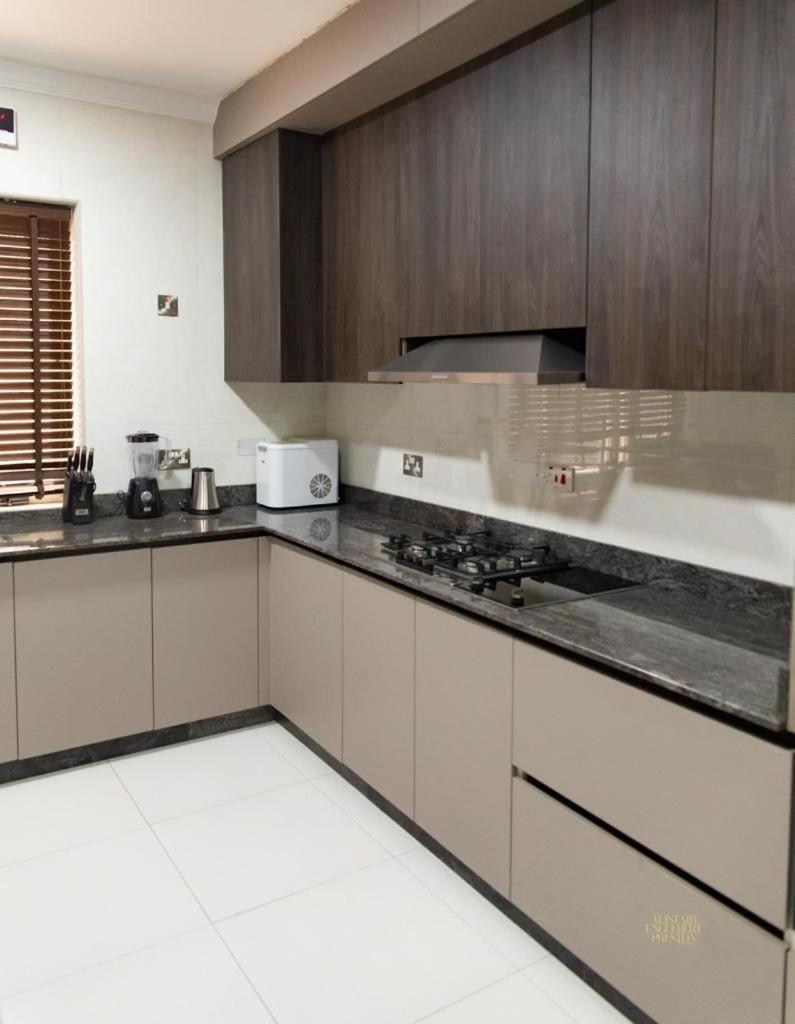 Metro Apartments Лагос Экстерьер фото